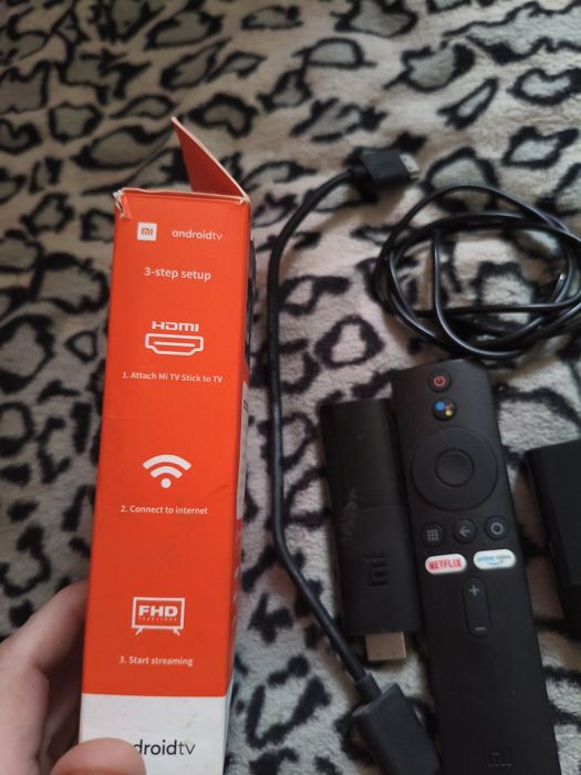 Продам андроид ТВ приставку