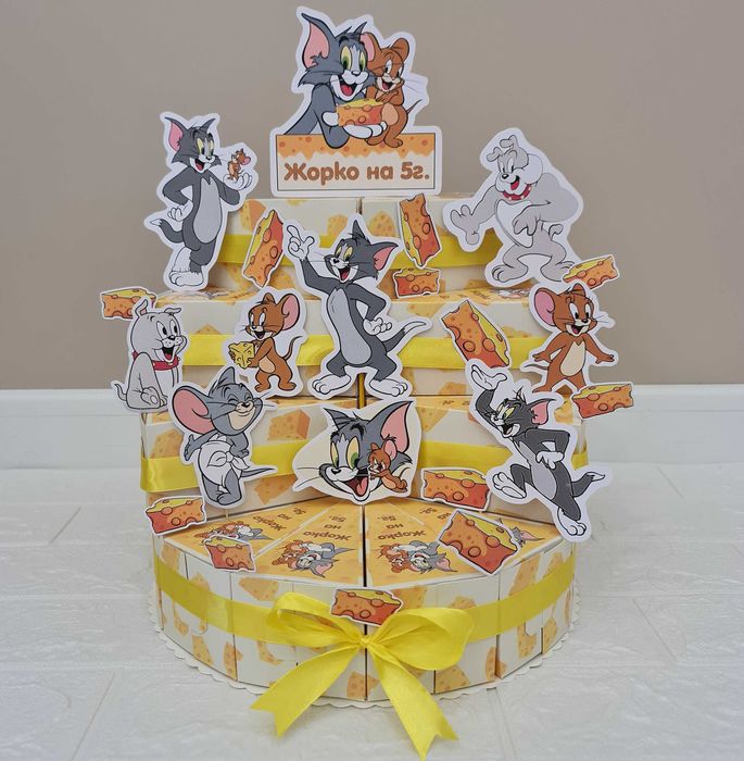 Картонена/хартиена торта с  пълнеж