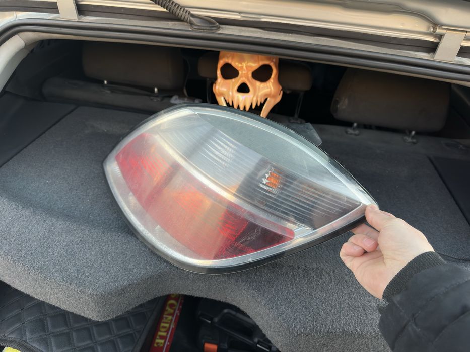 Opel astra h задний правый фонарь