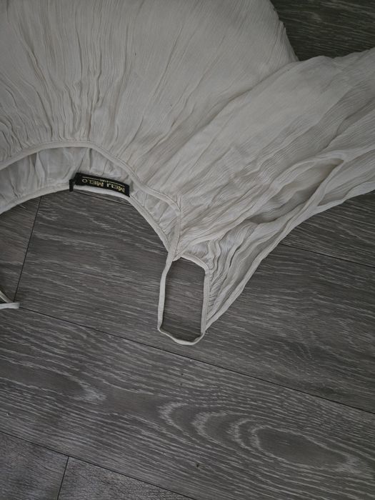 Rochie albă, purtată o dată