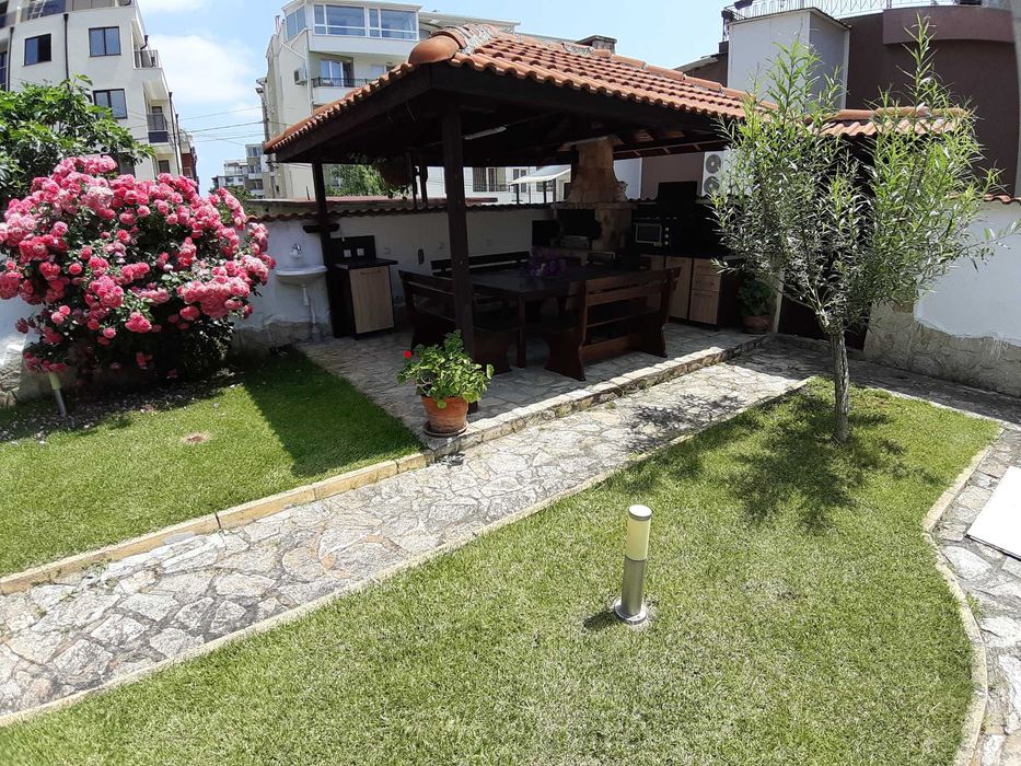 Собственик Продава Къща в Старата Регулация на Сарафово