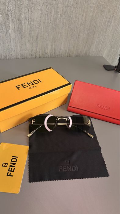 Слънчеви очила Fendi “First Crystal – Fashion Show”
