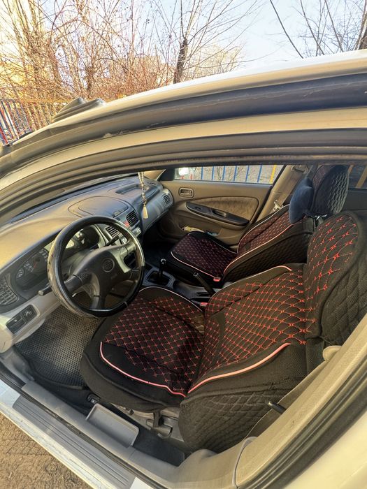 Nissan sunny 2000г