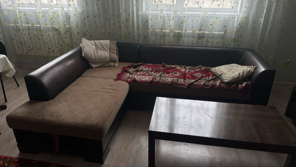 Продам диван срочно
