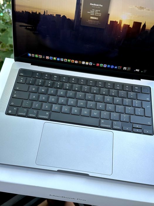 Apple MacBook Pro 14-inch // M3 // 512GB // 100% Bateria