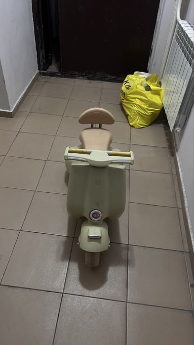 Машинка детская