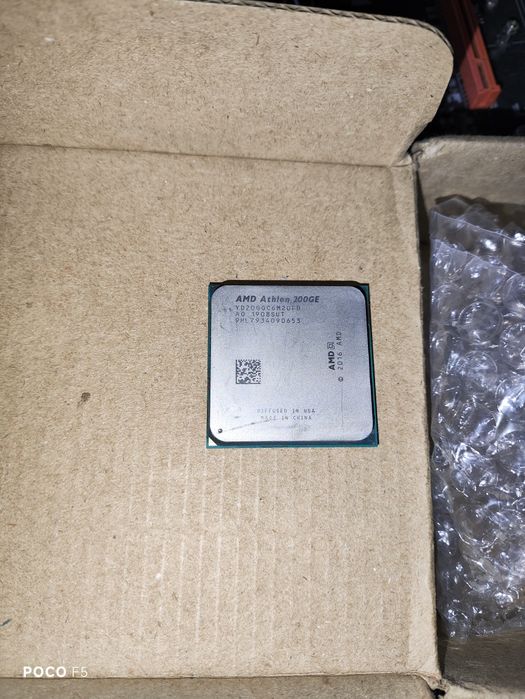 Процессоры INTEL XEON, G5400, AMD Athlon 200GE