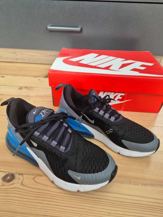 Дамски обувки Nike 270