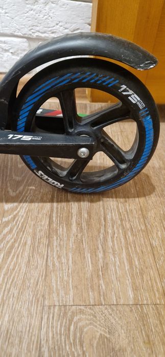 Самокат Roces в хорошем состоянии