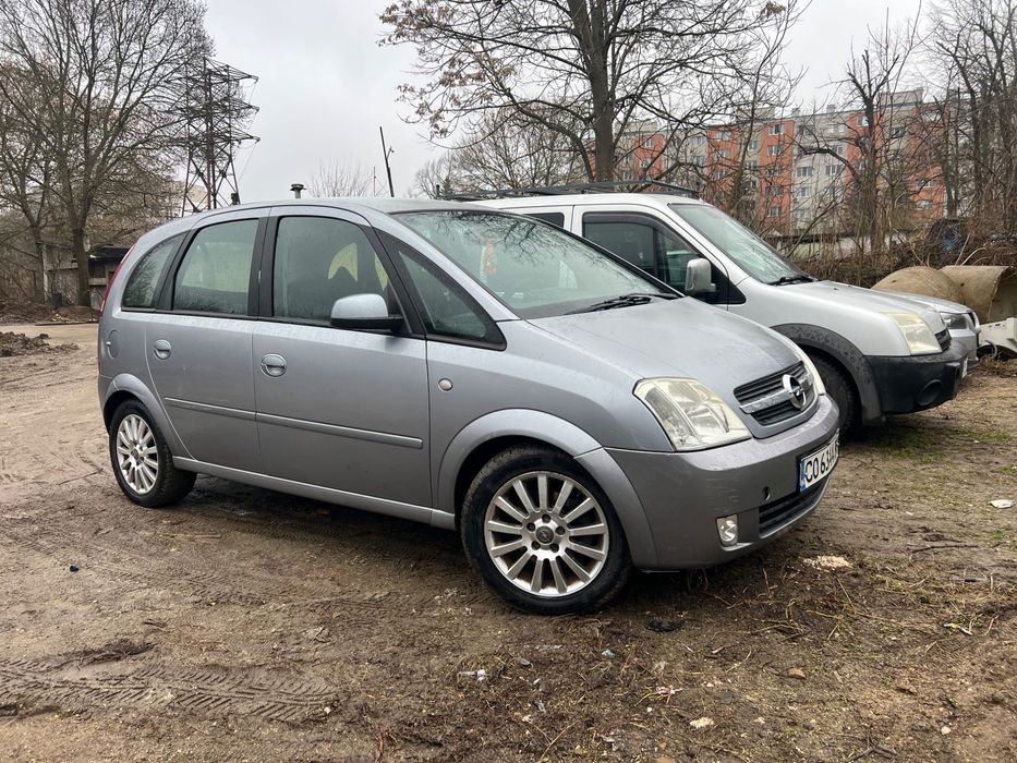 Продавам автомобил Опел