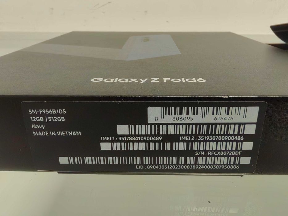 Samsung galaxy z fold 6 512GB-12RAM