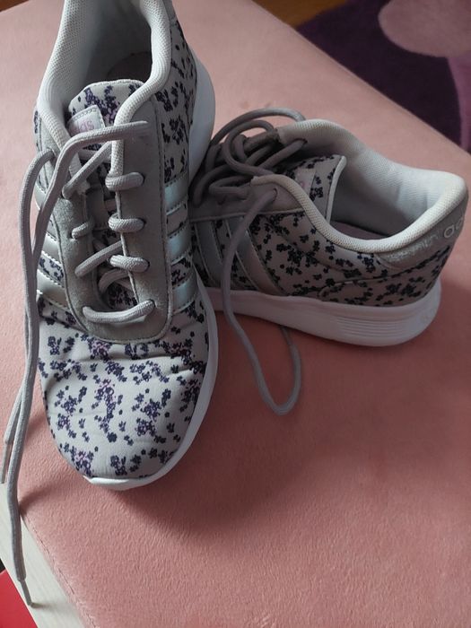 Маратонки адидас