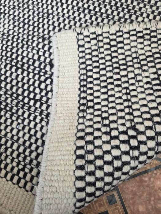 Индийски ръчно изработен килим