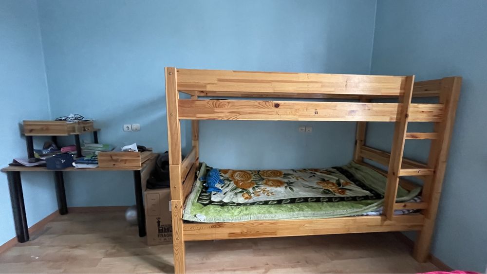 Двух ярусный кровать для детей.