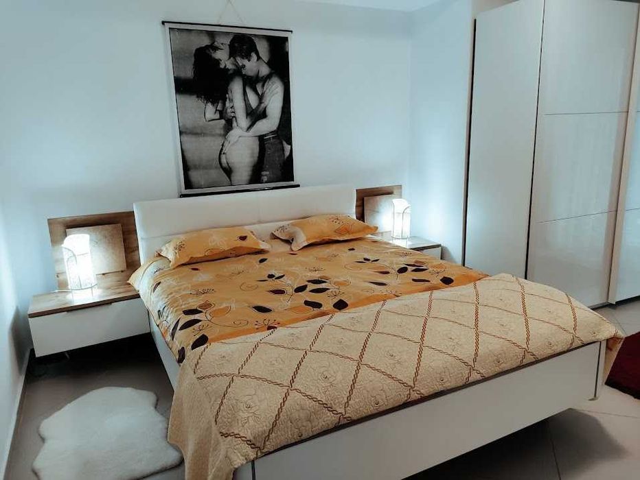 Proprietar inchiriez pentru vara apartament 2 camere mobilat cu parcare pazita in Mamaia-DE SILVA RESIDENCE