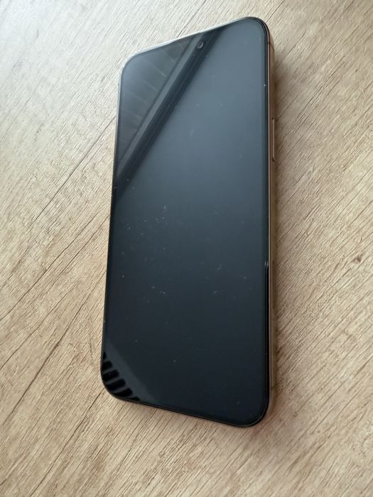 Продам iPhone 16 Pro Max золотистый