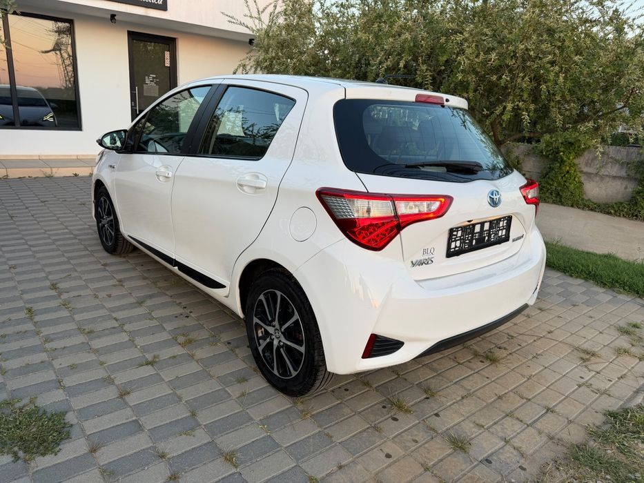 Toyota Yaris facelif 1.5 benzina / Hybrid /2018/Front, Line assist/Camera/Navi/Clima