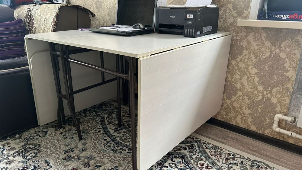 Стол для гостиной