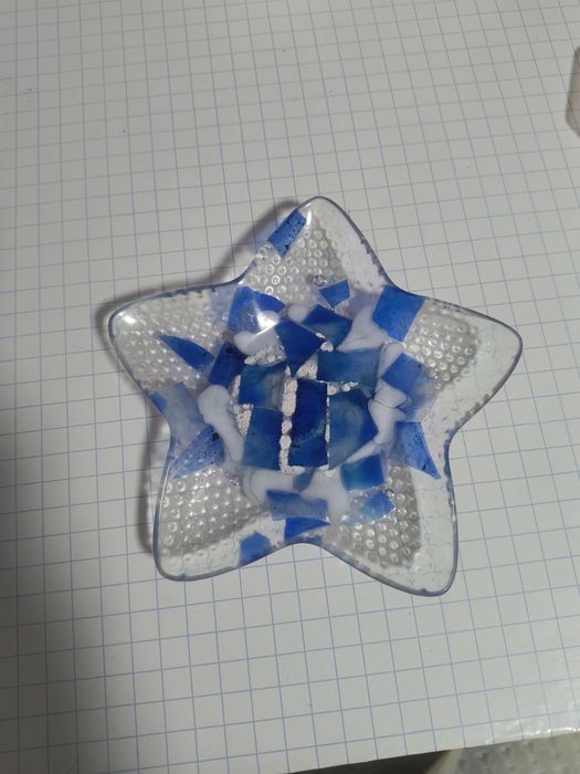 Farfurie in forma de stea cu resina epoxy