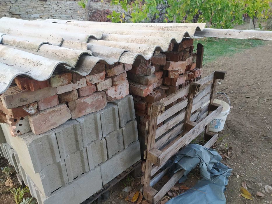 Тухли единички втора ръка