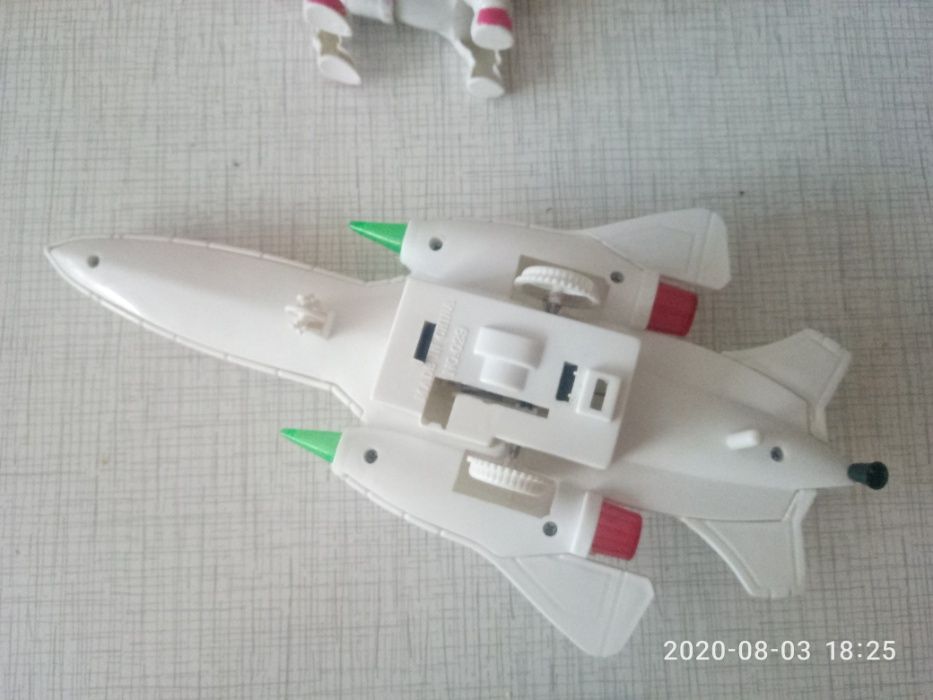 самолет на колесиках