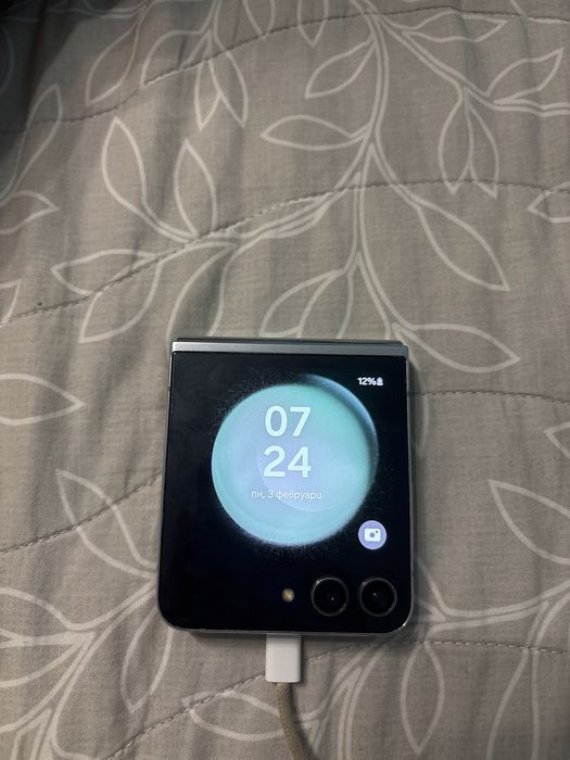 Samsung galaxy Z flip 5