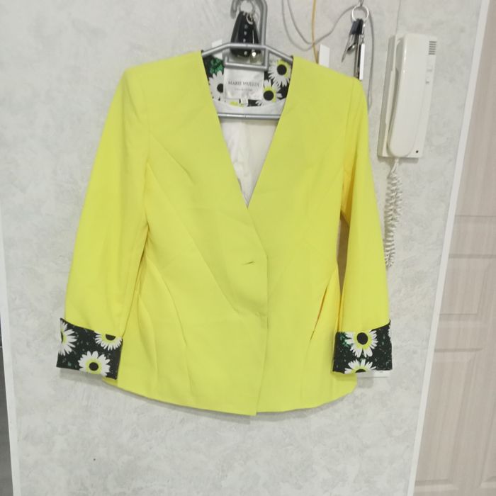 Кастюм продам пишите