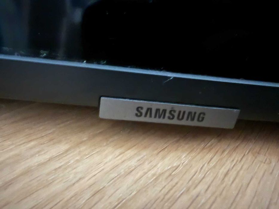 Samsung model TV  екран рамзер 97/55/108 модел: UE43RU7092U версия 02/URU7100