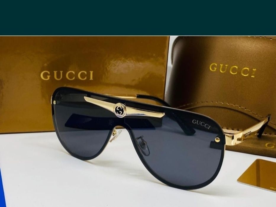 Ochelari de soare noi