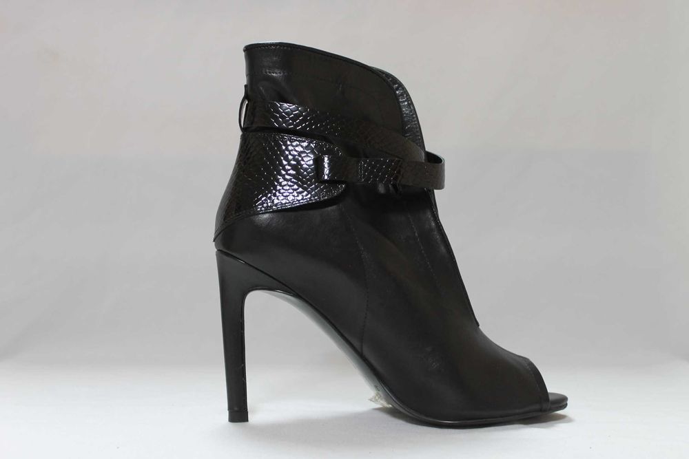 Туфли черные Алла Пугачева