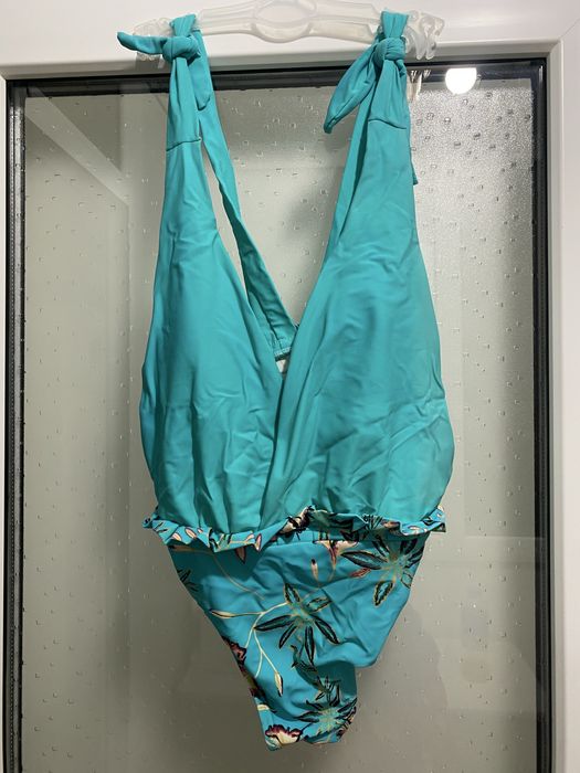 Costum de baie intreg