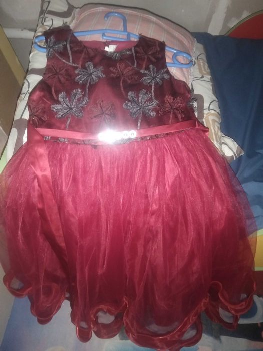 Продам праздничное платье