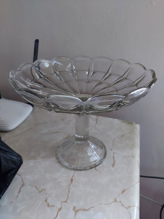 Продаю эмалированный чайник и бидон 2л.