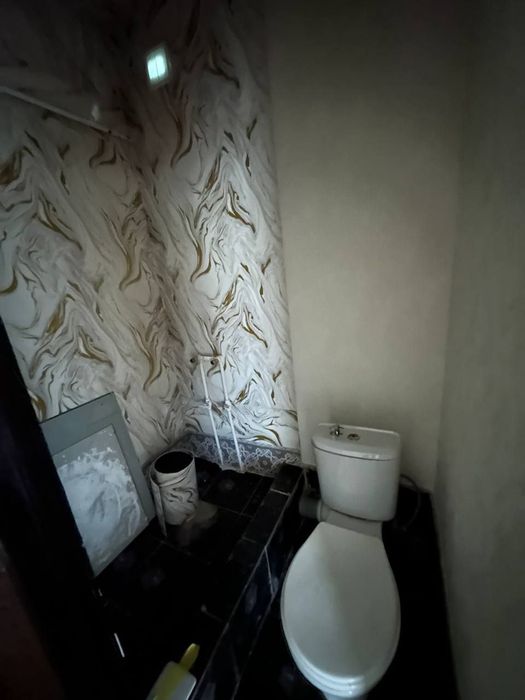 Урта чирчик тумани 1хона 2этаж 2эт-да.Умумий майд:25кв.м.Куйликдан 4км