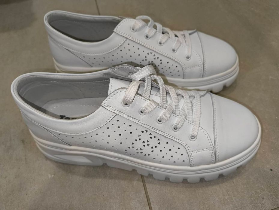 Нови маратонки от естествена кожа 40