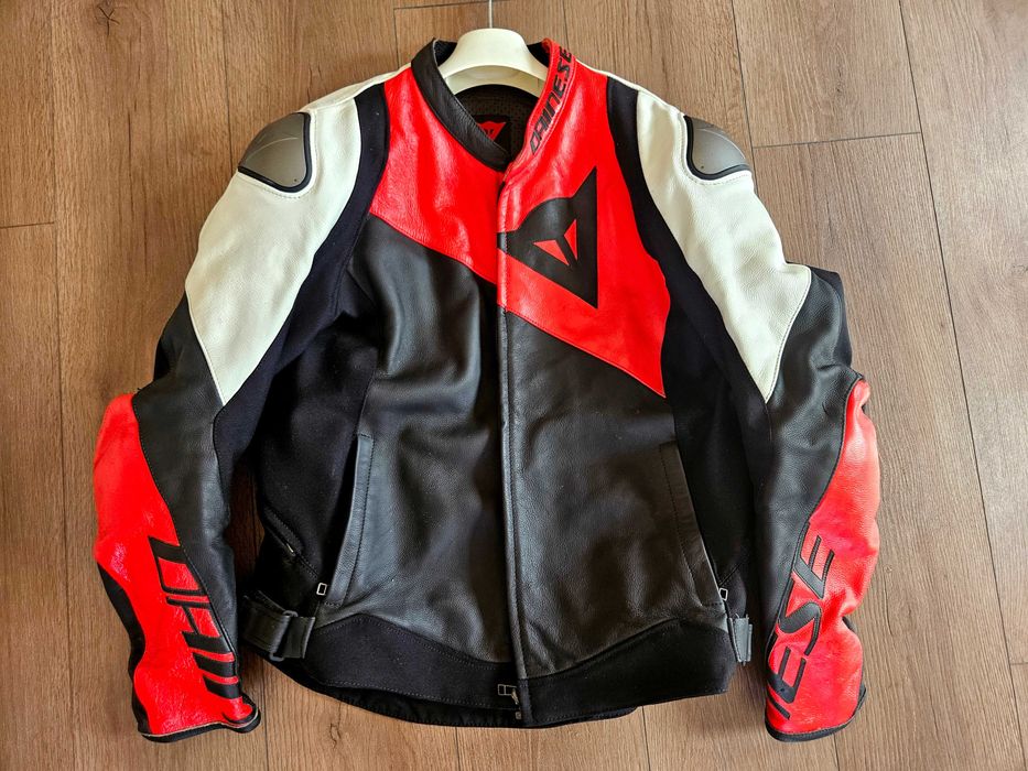 Кожено яке Dainese 56размер 200€