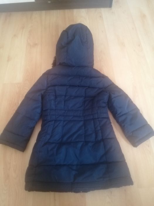 Детско яке с качулка за есенно зимен сезон.
