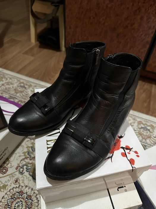 Продается обувь 39 размера