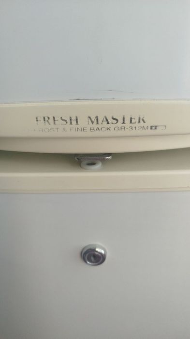 Продаю холодильник