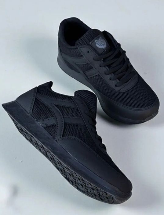 Adidași mărimea 42