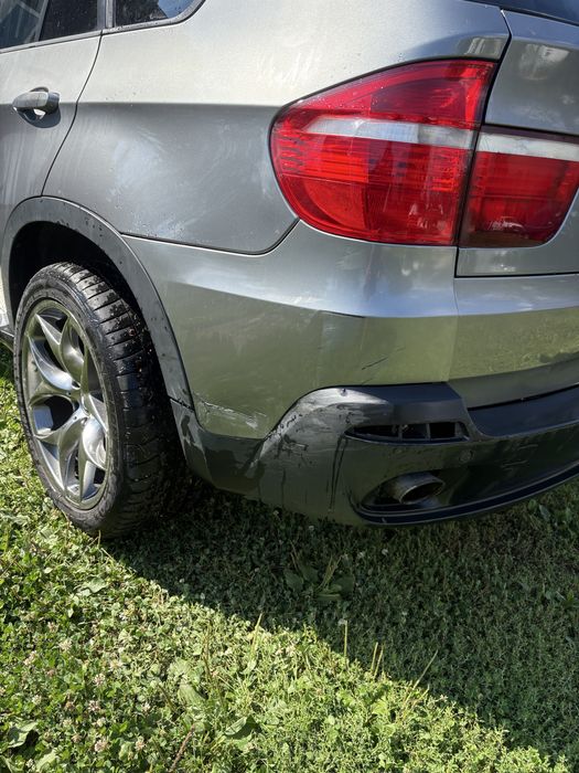Vand Bmw X5 3.0 si/ Usor Avariat / Deplasabil pe rotii