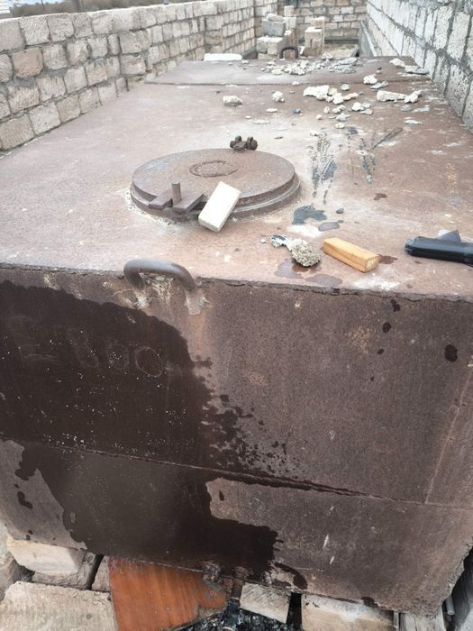 Емкость  2,9 куб