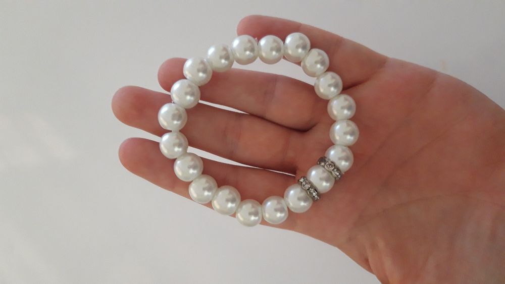 Гривна и обеци с перли