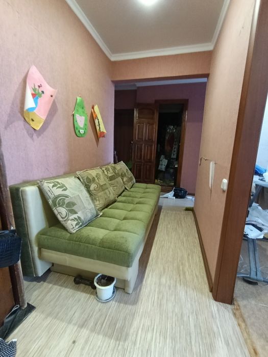 Диван. Отдам даром.