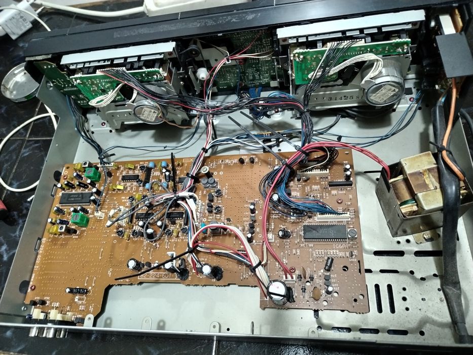 Dublu deck Aiwa model AD-Wx707