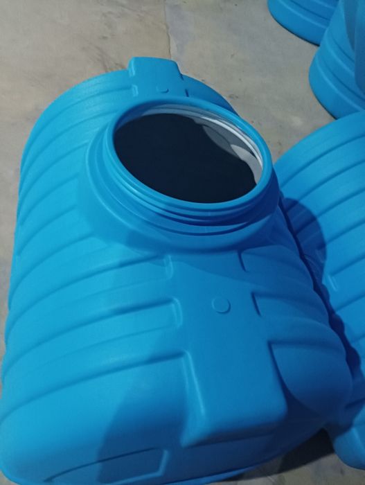 пластиковые 1000 литров от производителя, подходят для различных