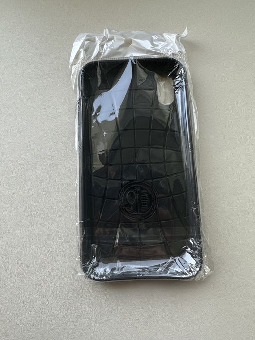 Продам новый чехол черного цвета