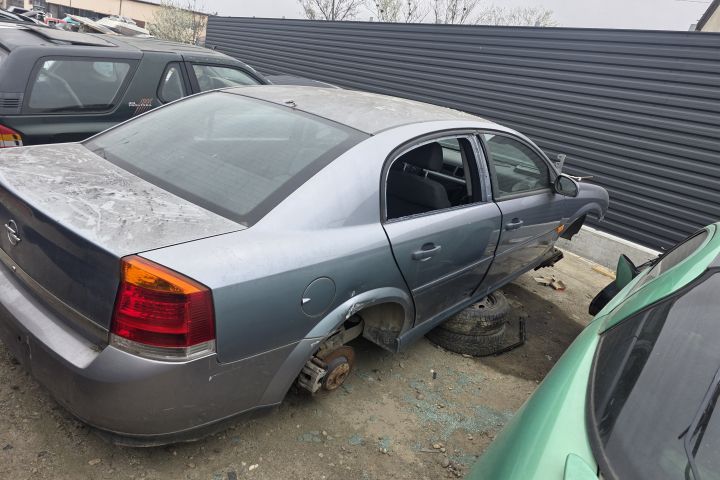 Lampa / Tripla stop dreapta pe aripa Opel Vectra 2003 1.6 MT (105 hp)