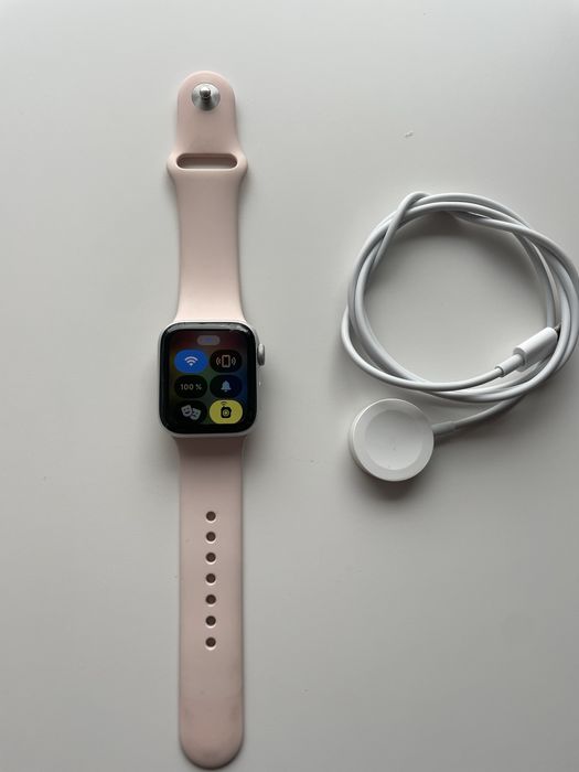 • Apple Watch • Gen 4 • 40mm•