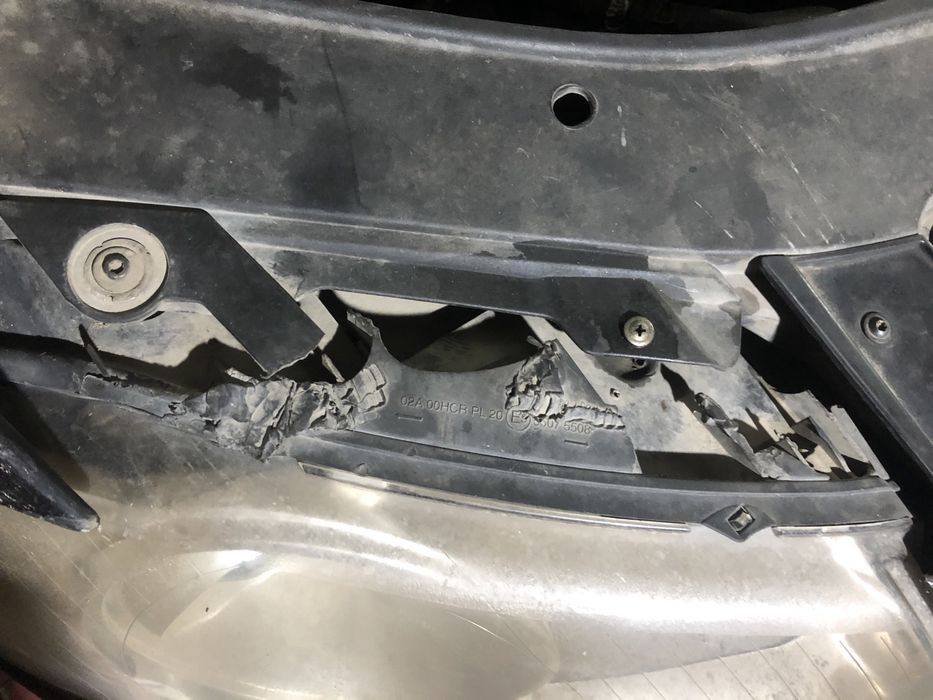 Фары на пассат б6